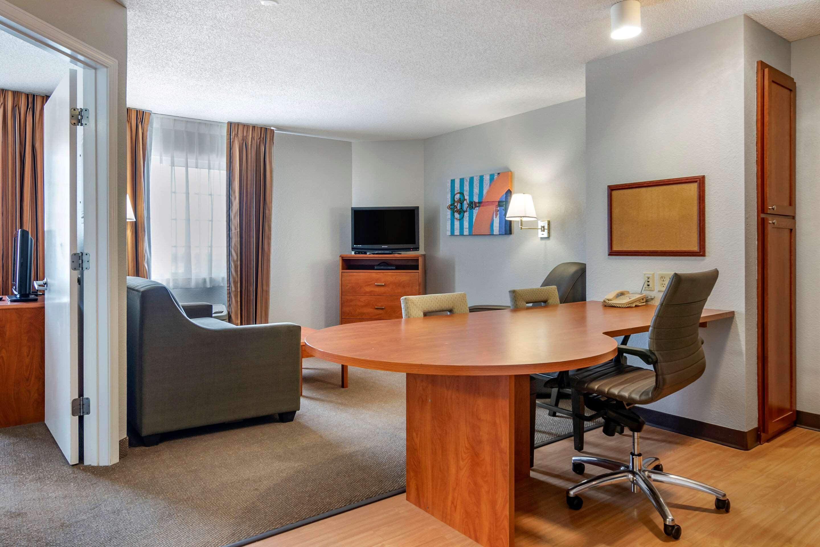 Mainstay Suites Emporia Exterior photo