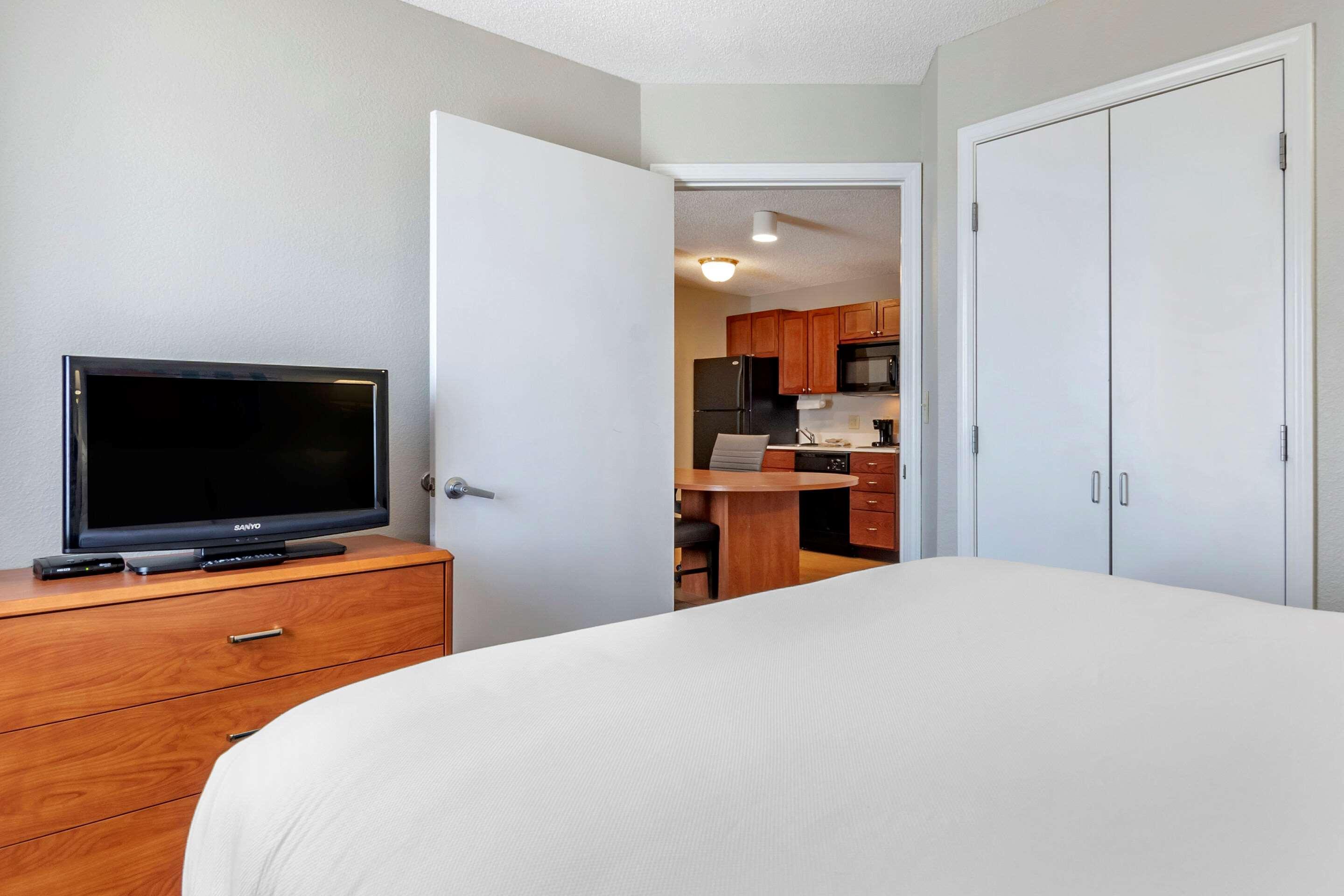 Mainstay Suites Emporia Exterior photo