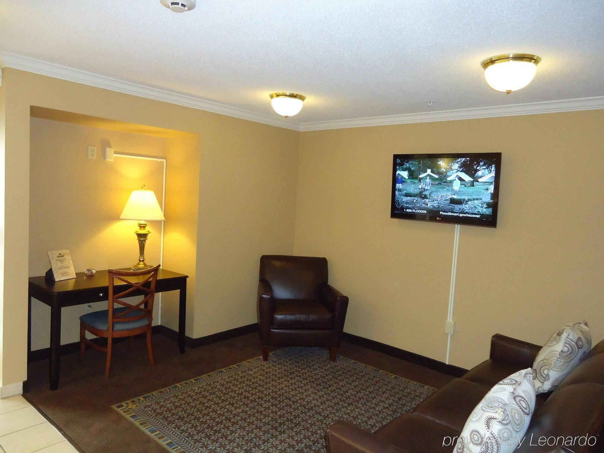Mainstay Suites Emporia Exterior photo
