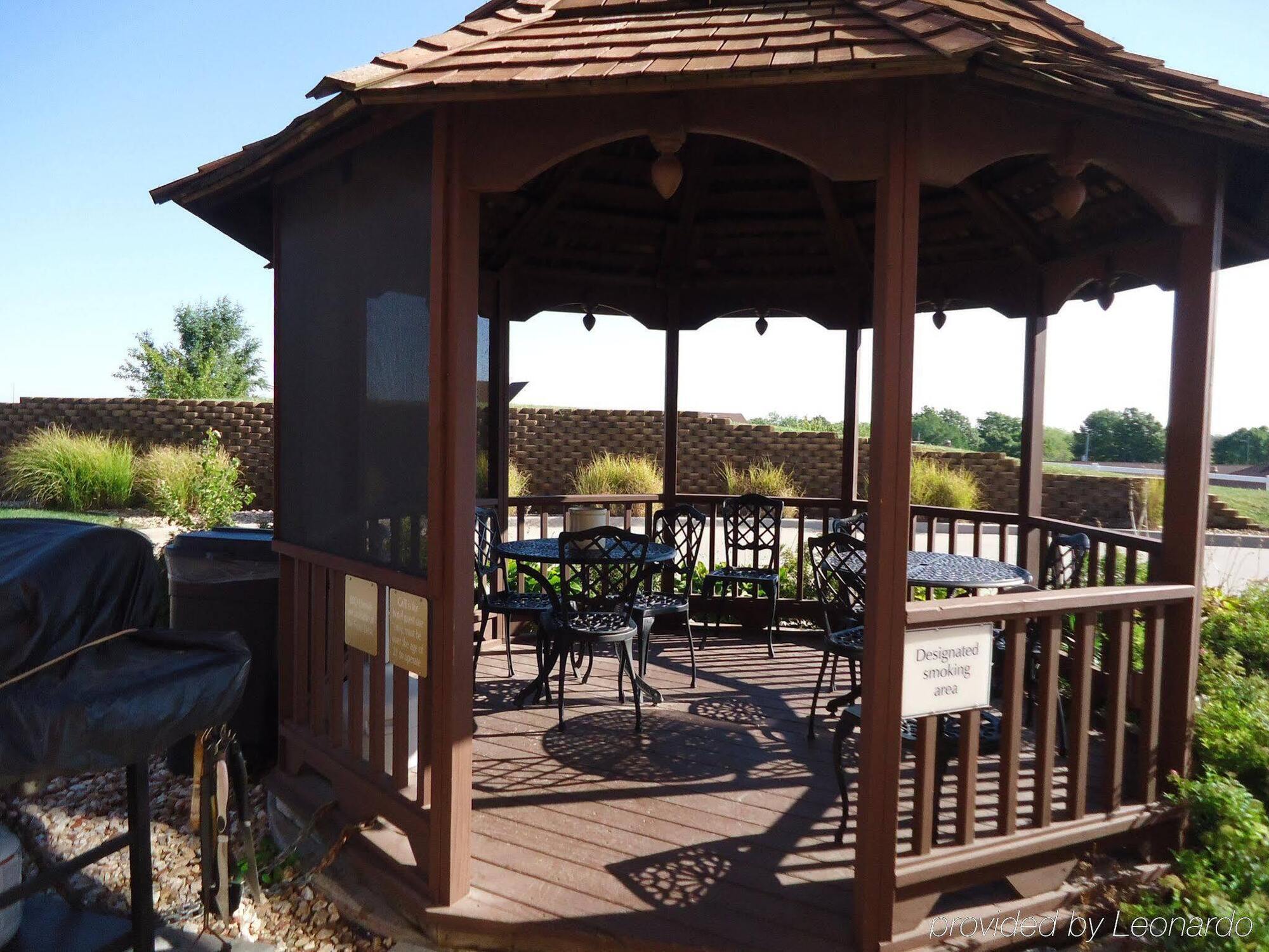 Mainstay Suites Emporia Exterior photo